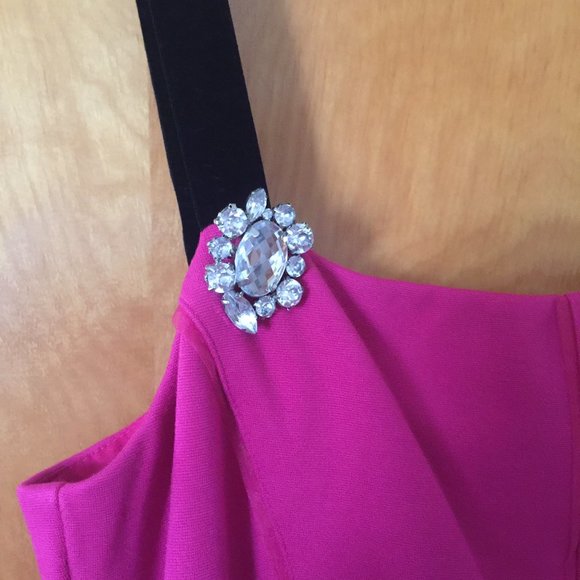JUICY COUTURE BROOCH DETAIL PINK PONTE DRESS size 6 ~ RETAIL $228 - Picture 10 of 11